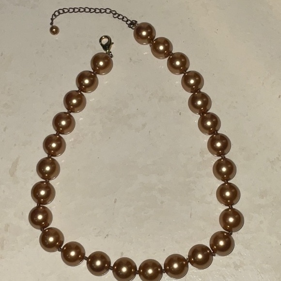 Unsigned Dark Champagne Gold Tone Knotted Faux Pearl Necklace Classic - Picture 8 of 16